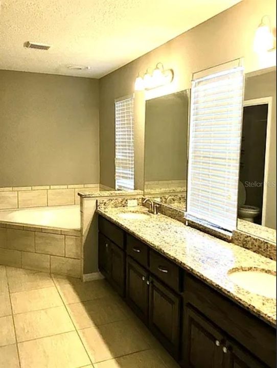 出租: $1,900 (3 贝兹, 2 浴室, 1832 平方英尺)