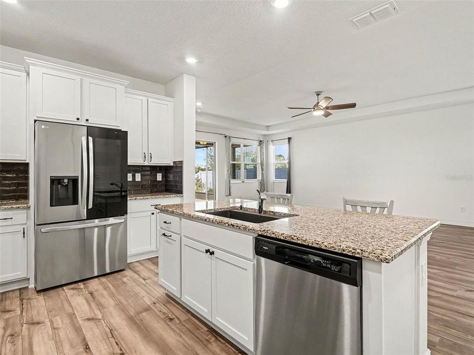 待售: $532,000 (4 贝兹, 3 浴室, 2328 平方英尺)