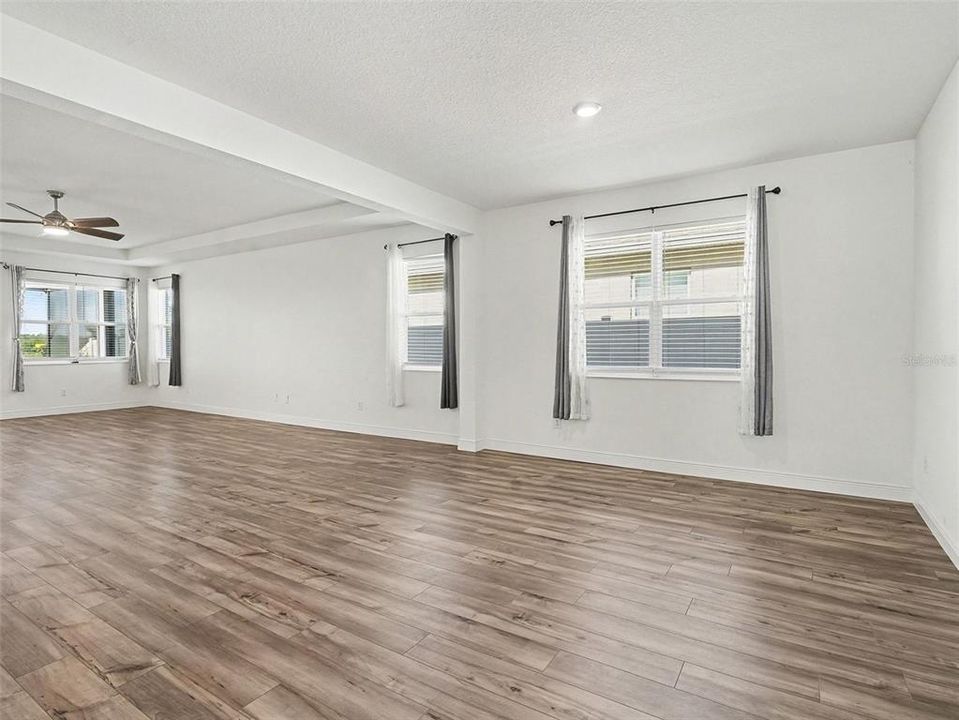 待售: $532,000 (4 贝兹, 3 浴室, 2328 平方英尺)