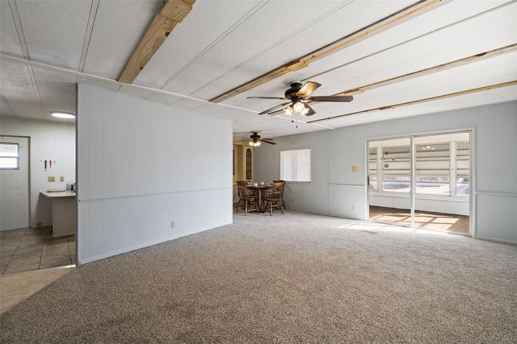 待售: $150,000 (2 贝兹, 2 浴室, 1056 平方英尺)