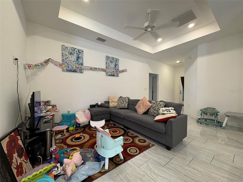 For Sale: $366,999 (3 beds, 2 baths, 1429 Square Feet)