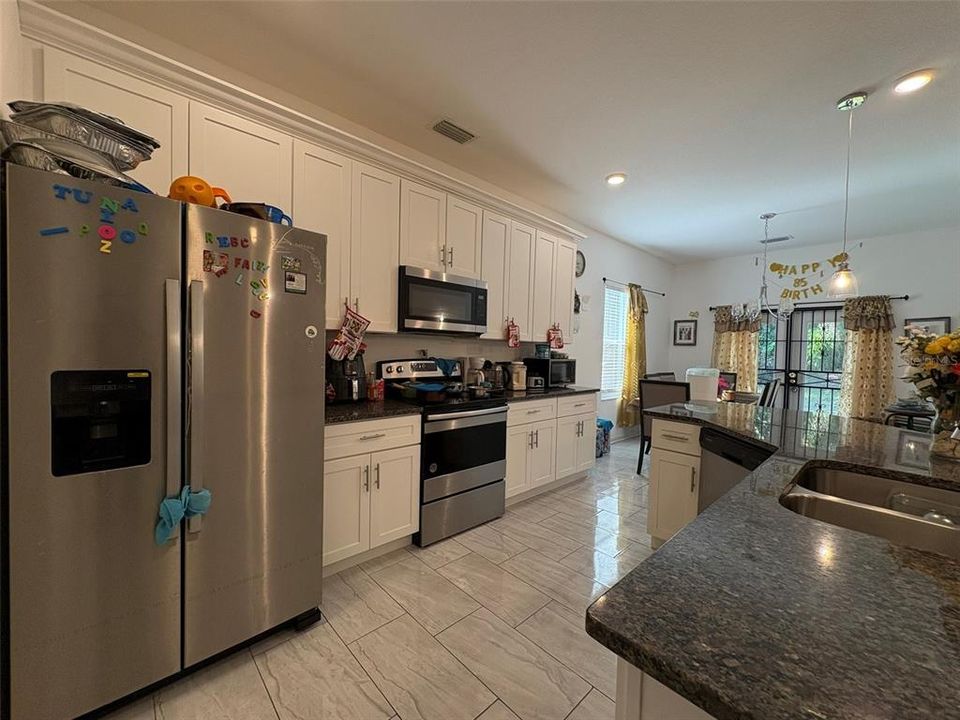 For Sale: $366,999 (3 beds, 2 baths, 1429 Square Feet)