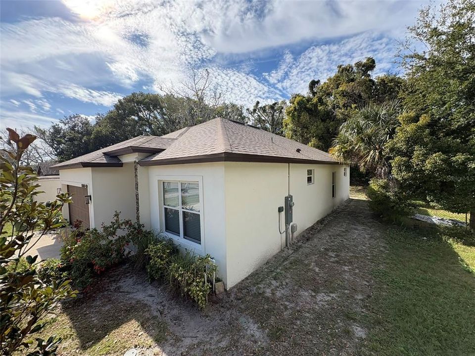 For Sale: $366,999 (3 beds, 2 baths, 1429 Square Feet)