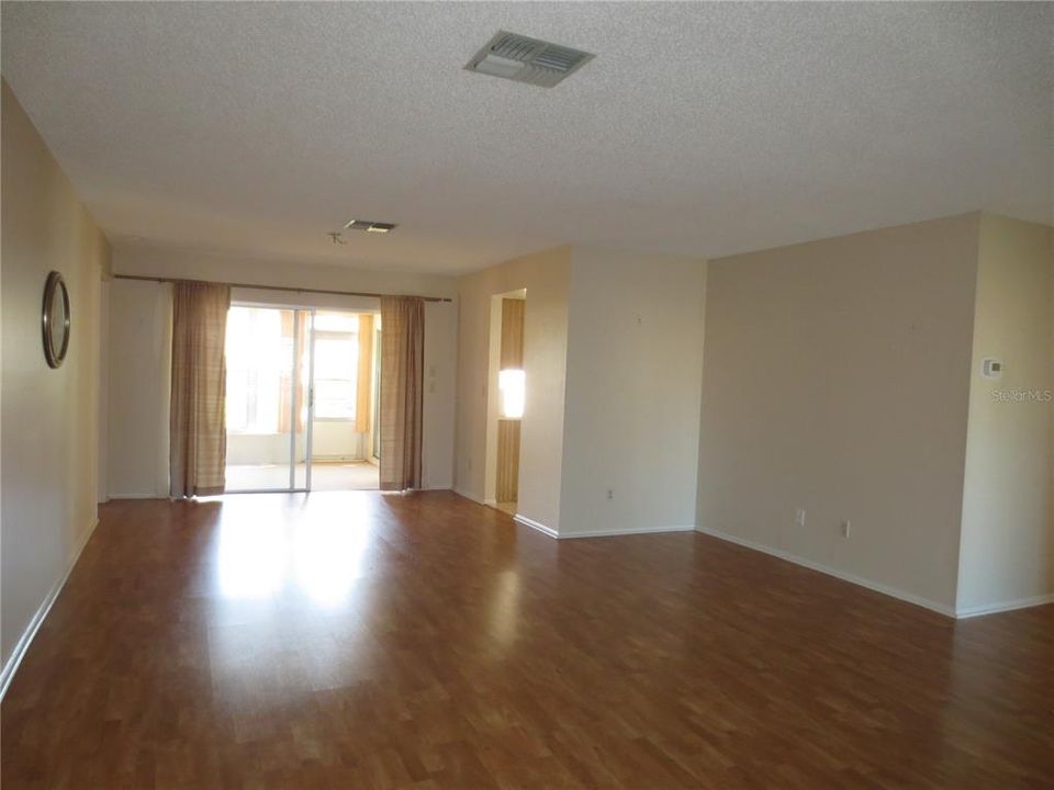 出租: $2,600 (2 贝兹, 2 浴室, 1700 平方英尺)