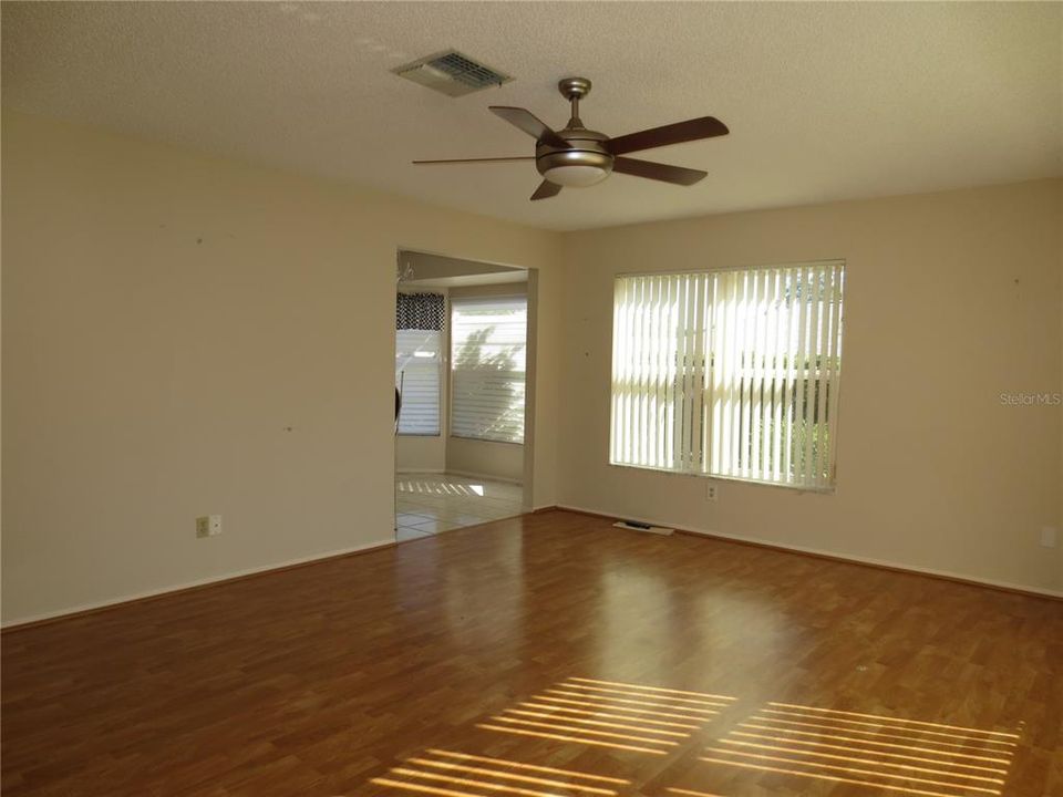 出租: $2,600 (2 贝兹, 2 浴室, 1700 平方英尺)