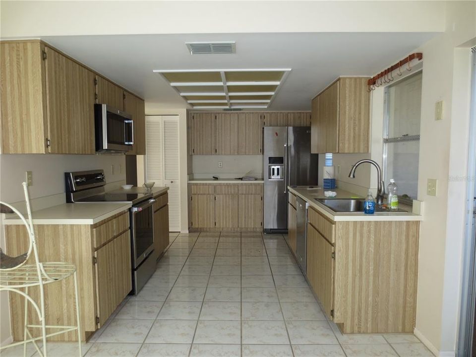 出租: $2,600 (2 贝兹, 2 浴室, 1700 平方英尺)