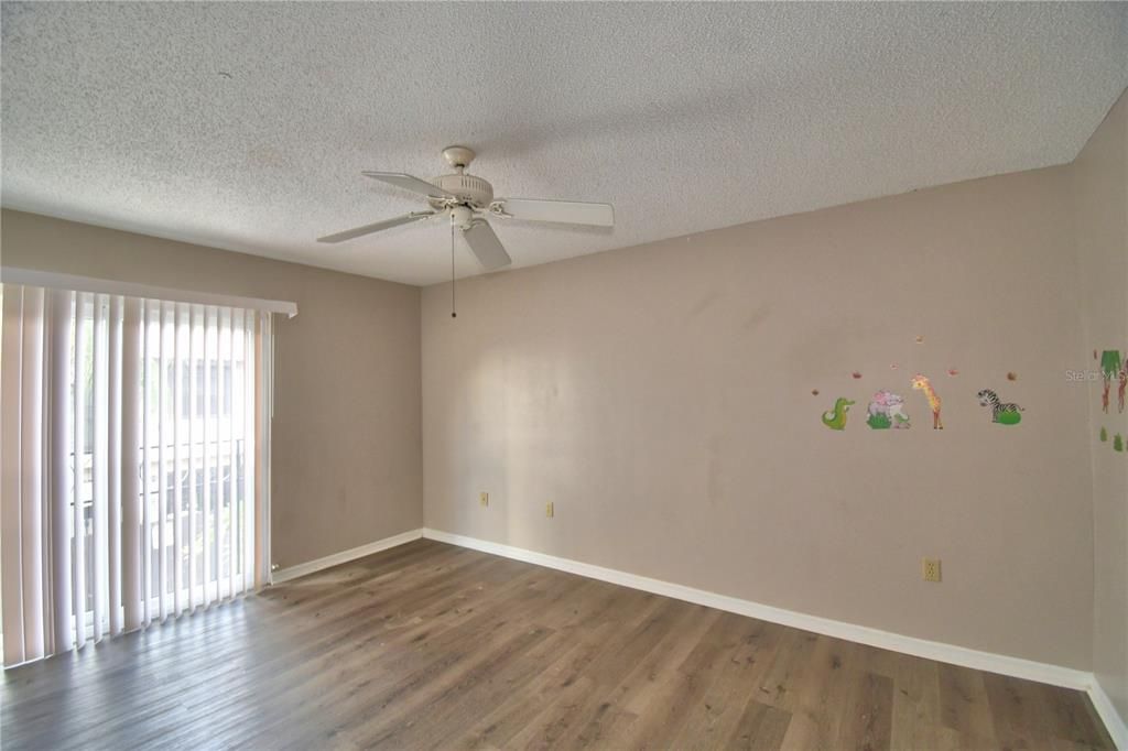 待售: $199,000 (3 贝兹, 2 浴室, 1586 平方英尺)