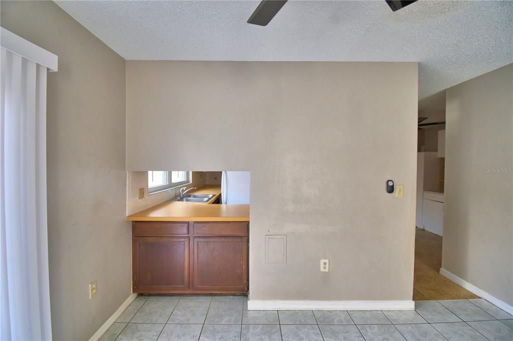 待售: $199,000 (3 贝兹, 2 浴室, 1586 平方英尺)