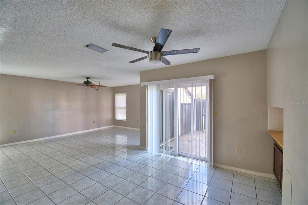 待售: $199,000 (3 贝兹, 2 浴室, 1586 平方英尺)