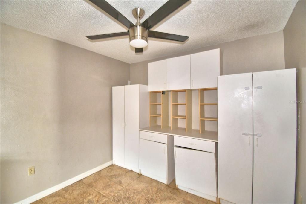 待售: $199,000 (3 贝兹, 2 浴室, 1586 平方英尺)