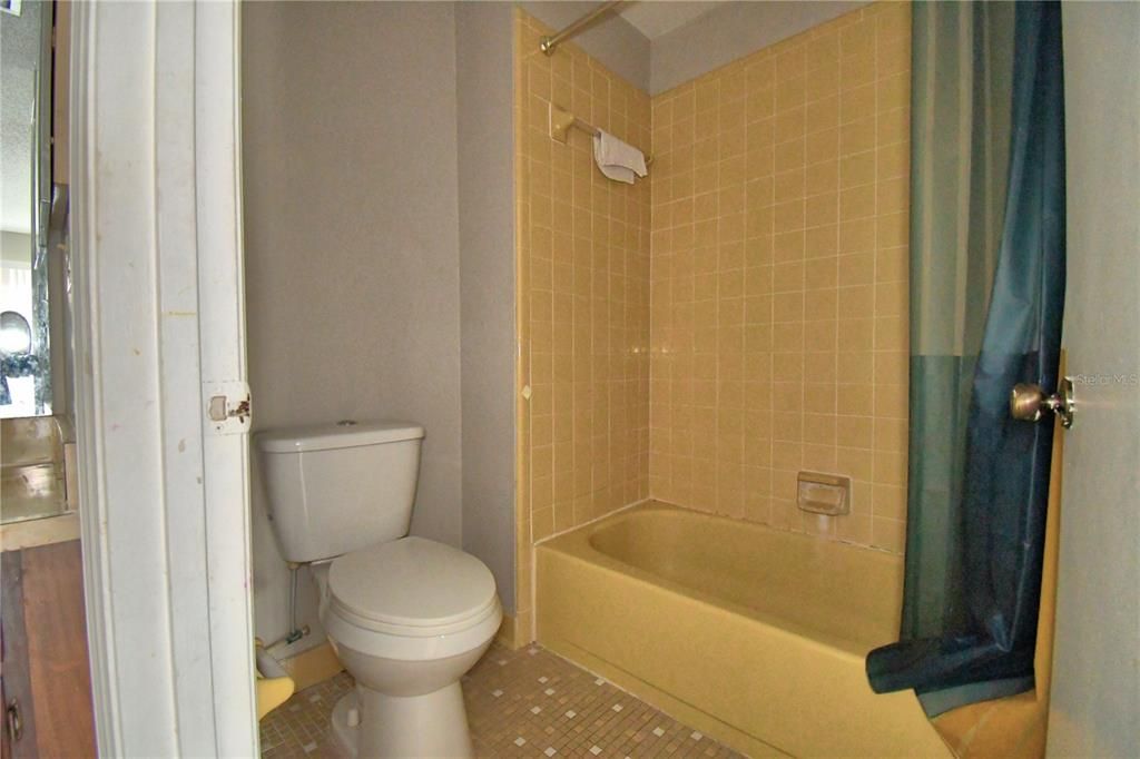 待售: $199,000 (3 贝兹, 2 浴室, 1586 平方英尺)