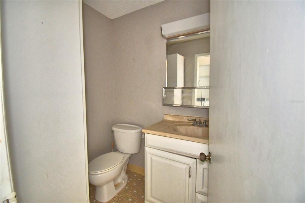 待售: $199,000 (3 贝兹, 2 浴室, 1586 平方英尺)