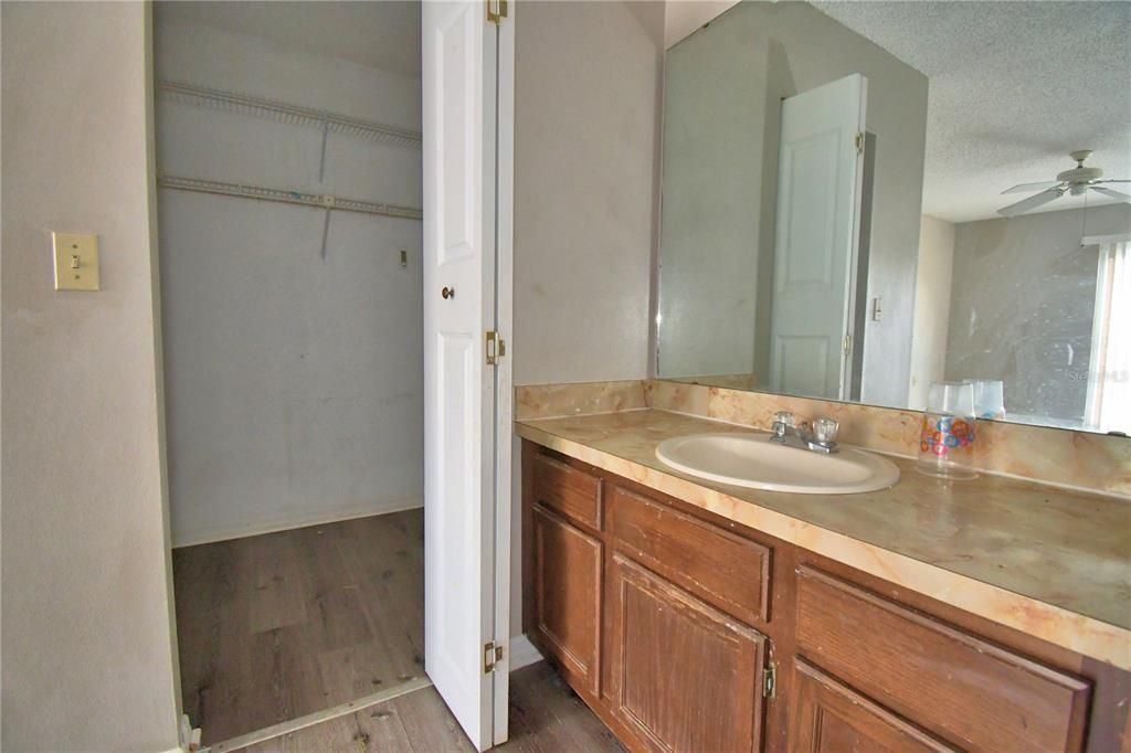 待售: $199,000 (3 贝兹, 2 浴室, 1586 平方英尺)