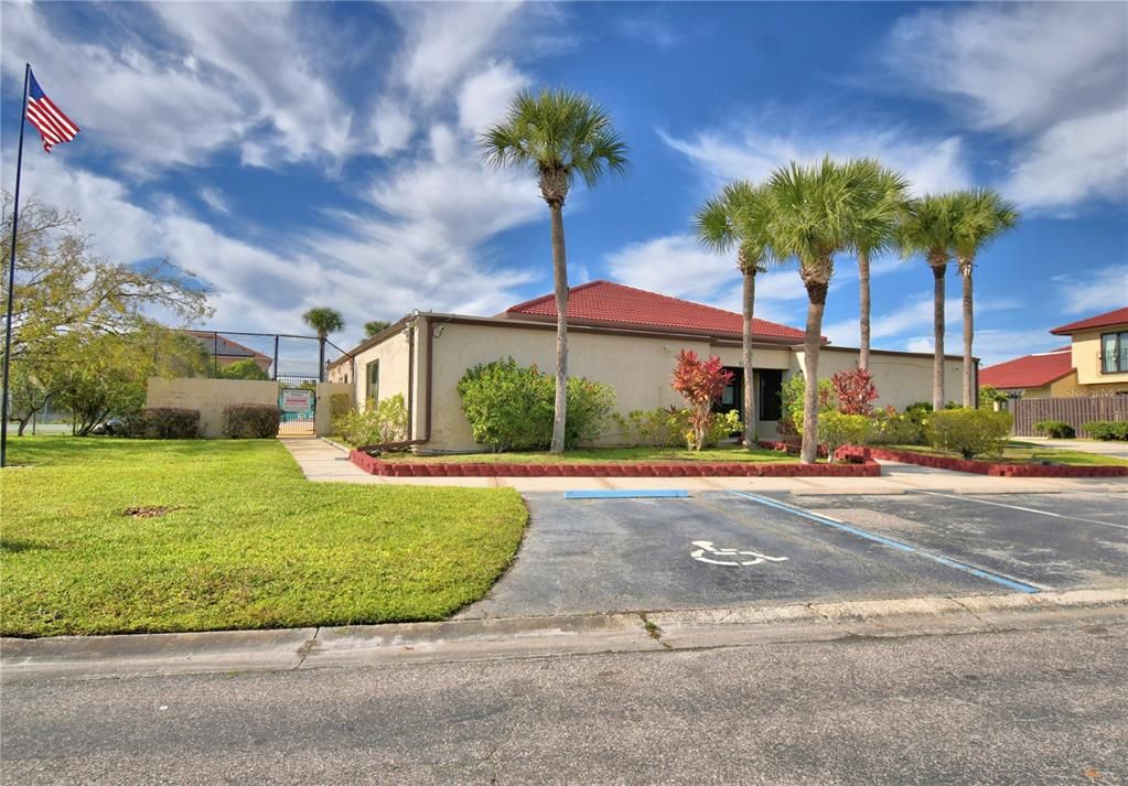 待售: $199,000 (3 贝兹, 2 浴室, 1586 平方英尺)