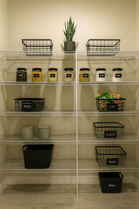 В аренду: $3,250 (4 спален, 2 ванн, 1850 Квадратных фут)