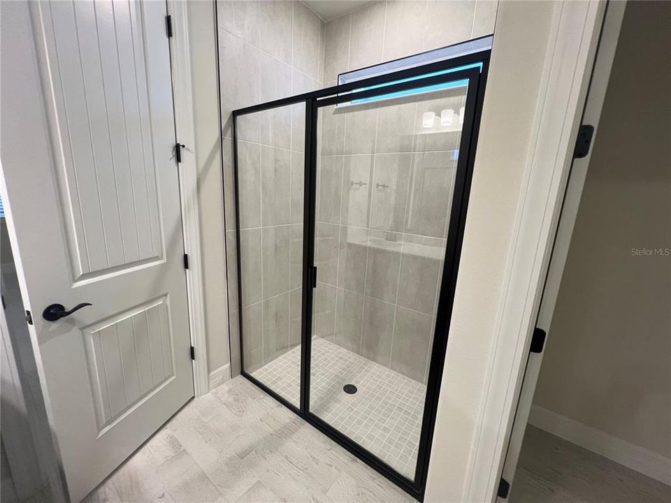 В аренду: $3,250 (4 спален, 2 ванн, 1850 Квадратных фут)