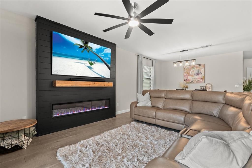 For Sale: $685,000 (3 beds, 3 baths, 1849 Square Feet)