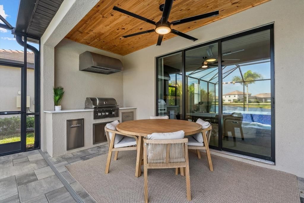 For Sale: $685,000 (3 beds, 3 baths, 1849 Square Feet)