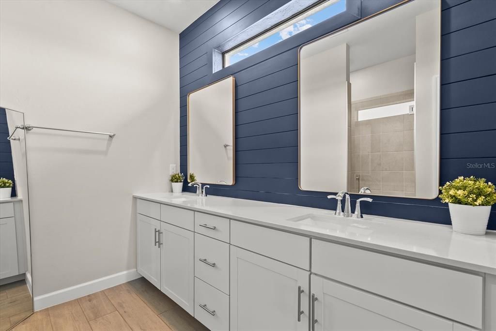 For Sale: $685,000 (3 beds, 3 baths, 1849 Square Feet)