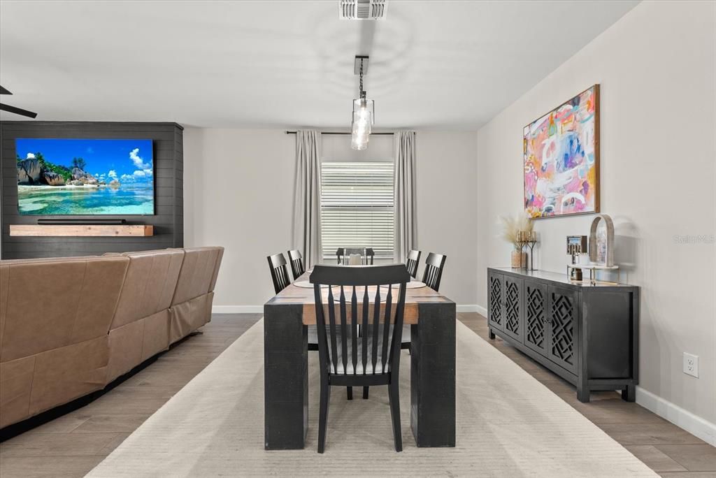 For Sale: $685,000 (3 beds, 3 baths, 1849 Square Feet)