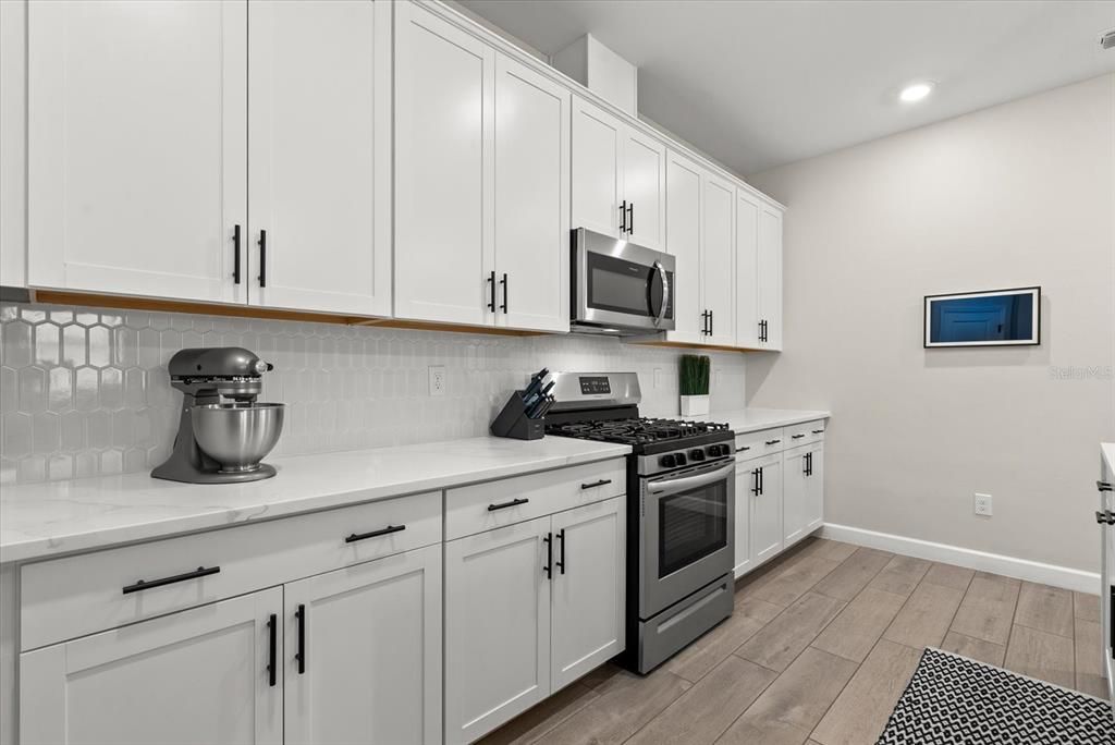 For Sale: $685,000 (3 beds, 3 baths, 1849 Square Feet)