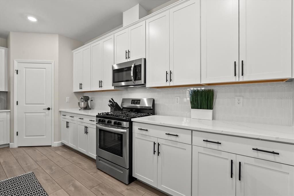 For Sale: $685,000 (3 beds, 3 baths, 1849 Square Feet)