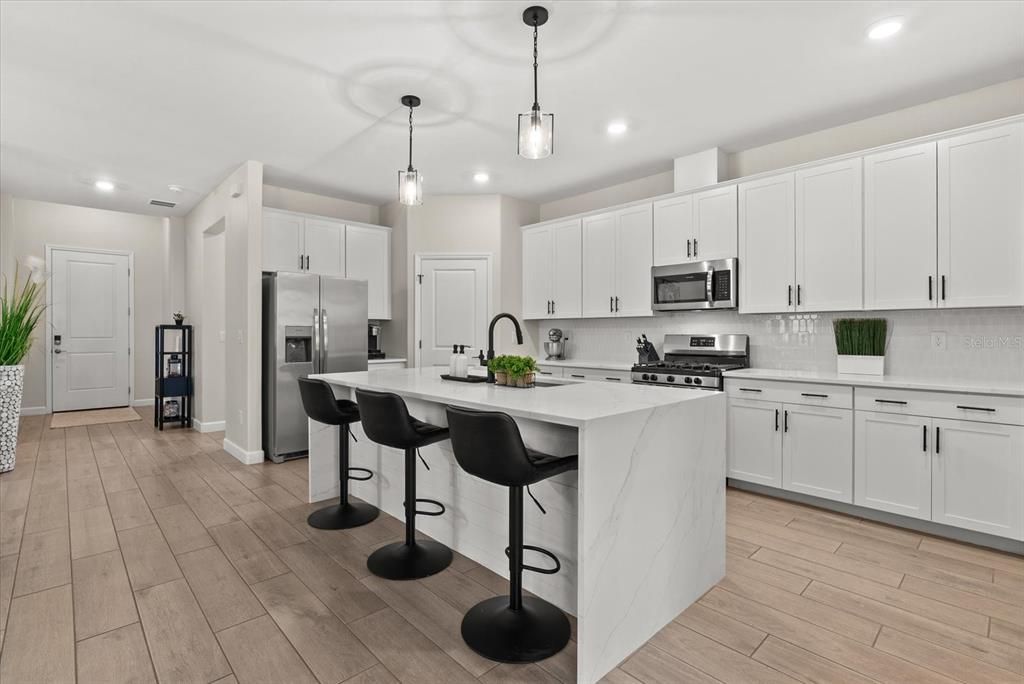 For Sale: $685,000 (3 beds, 3 baths, 1849 Square Feet)