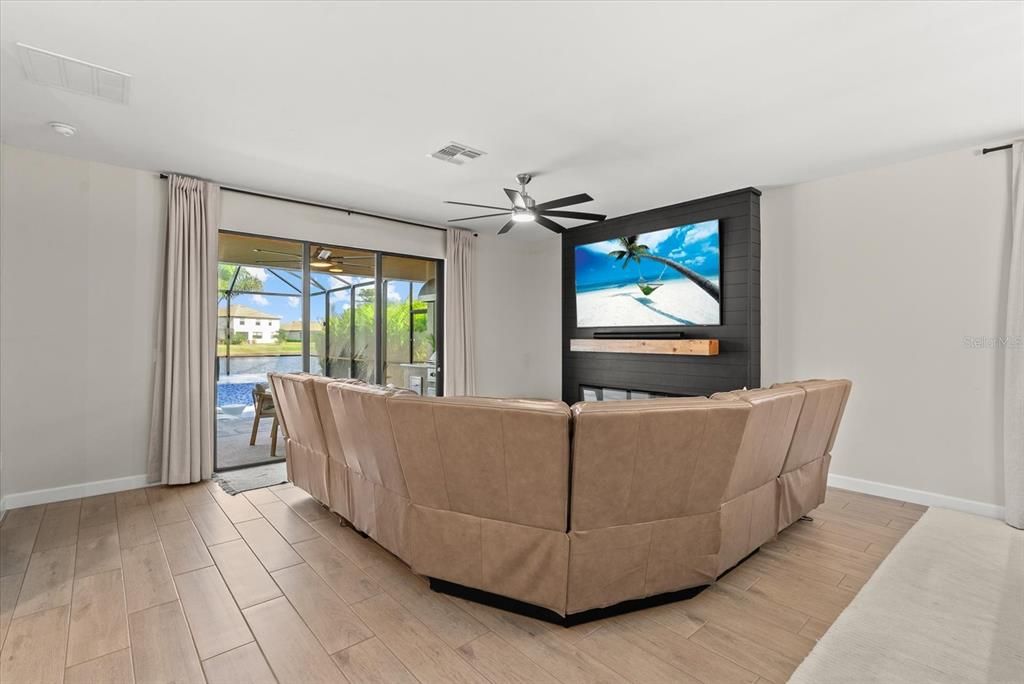 For Sale: $685,000 (3 beds, 3 baths, 1849 Square Feet)