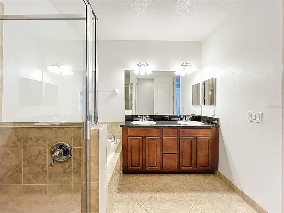 待售: $369,000 (3 贝兹, 2 浴室, 1676 平方英尺)