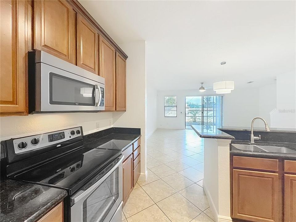 待售: $369,000 (3 贝兹, 2 浴室, 1676 平方英尺)