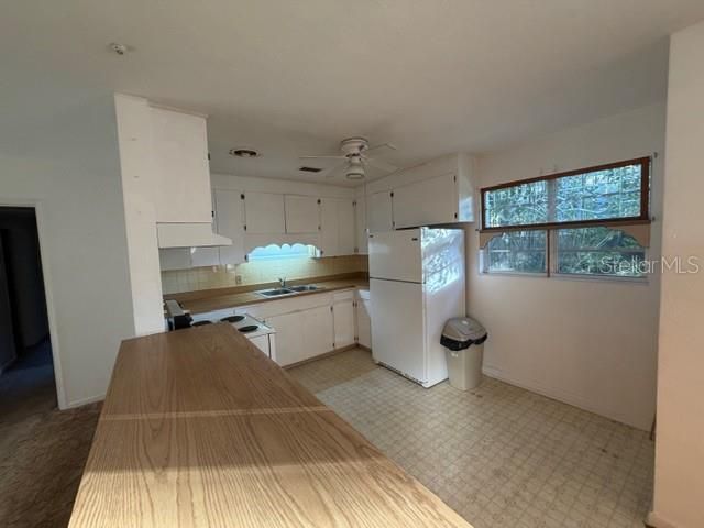 На продажу: $219,900 (3 спален, 1 ванн, 1189 Квадратных фут)