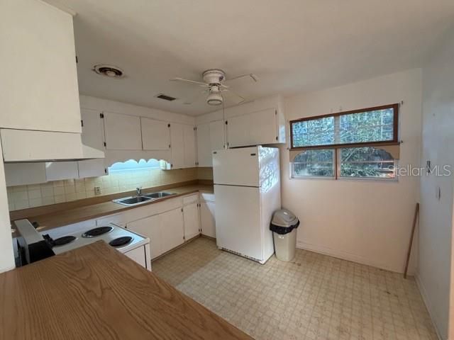 На продажу: $219,900 (3 спален, 1 ванн, 1189 Квадратных фут)