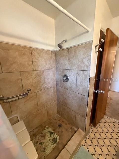 На продажу: $219,900 (3 спален, 1 ванн, 1189 Квадратных фут)