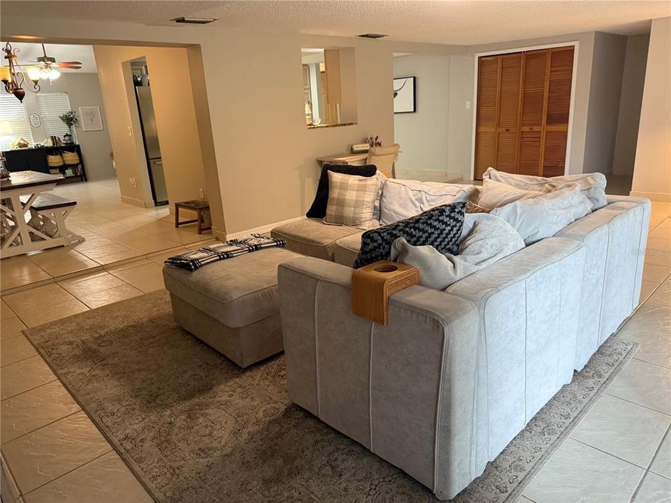 En Renta: $2,700 (3 camas, 3 baños, 1885 Pies cuadrados)