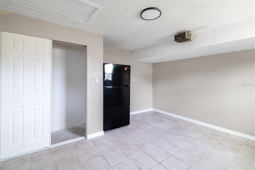 待售: $375,000 (4 贝兹, 2 浴室, 972 平方英尺)