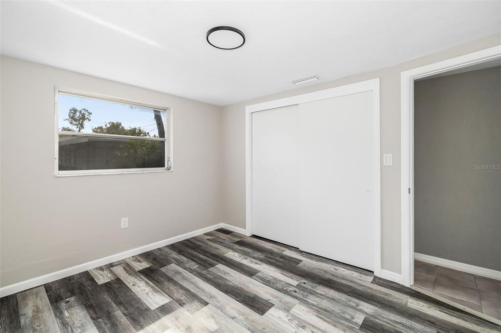 待售: $375,000 (4 贝兹, 2 浴室, 972 平方英尺)