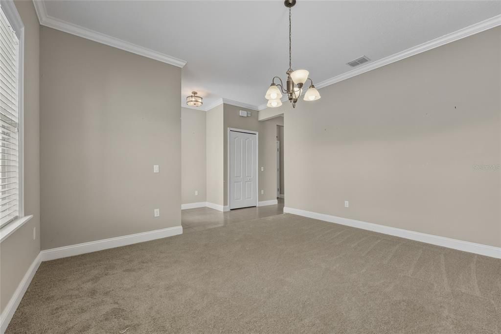 待售: $359,000 (3 贝兹, 2 浴室, 2438 平方英尺)