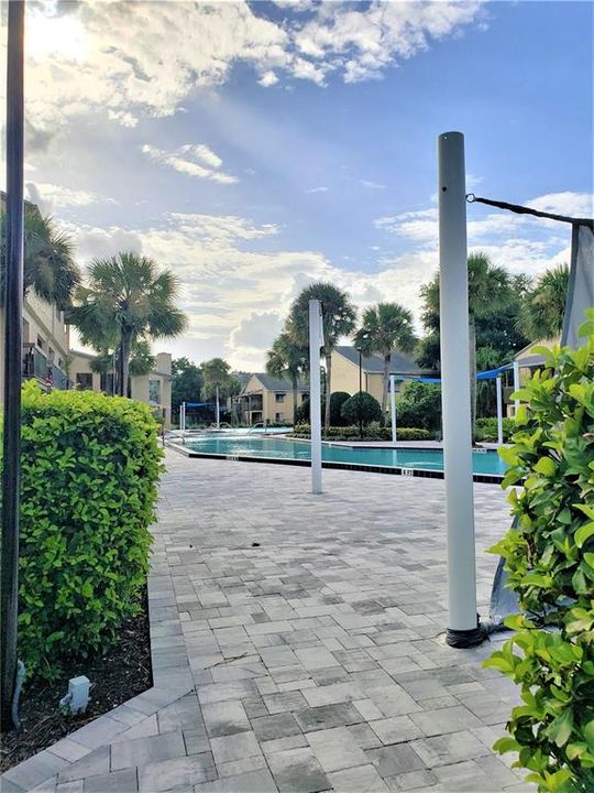 出租: $1,175 (1 贝兹, 1 浴室, 838 平方英尺)