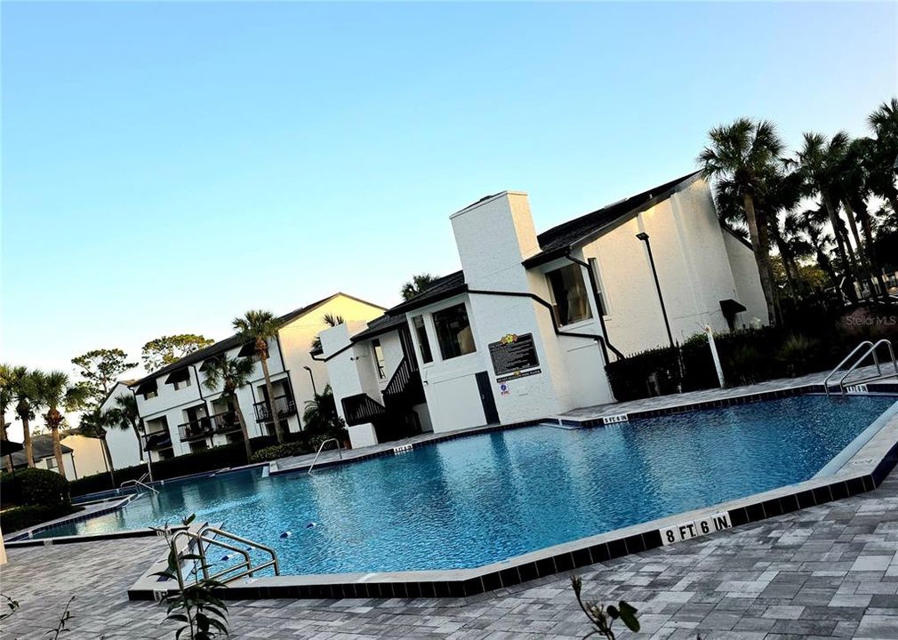 出租: $1,175 (1 贝兹, 1 浴室, 838 平方英尺)