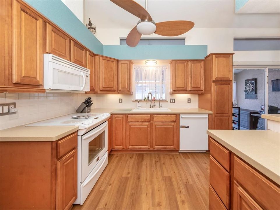 待售: $387,900 (3 贝兹, 2 浴室, 1424 平方英尺)