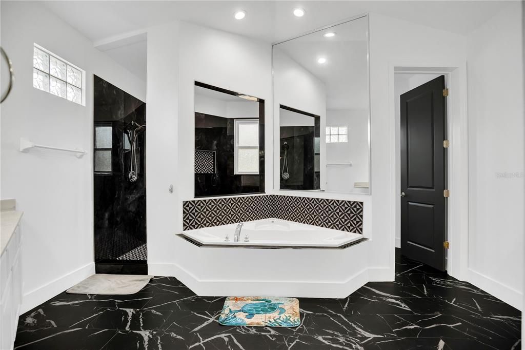 На продажу: $799,000 (7 спален, 6 ванн, 4794 Квадратных фут)