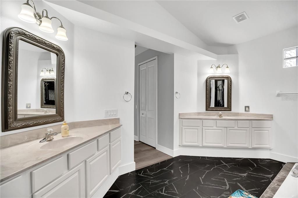 На продажу: $799,000 (7 спален, 6 ванн, 4794 Квадратных фут)