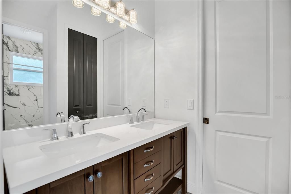 На продажу: $799,000 (7 спален, 6 ванн, 4794 Квадратных фут)