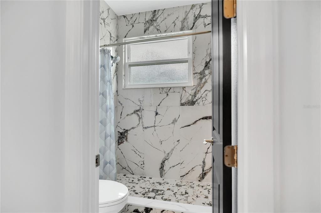 На продажу: $799,000 (7 спален, 6 ванн, 4794 Квадратных фут)