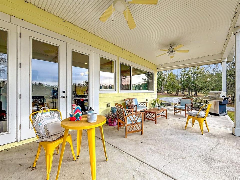 Active With Contract: $1,200,000 (2 beds, 1 baths, 1390 Square Feet)