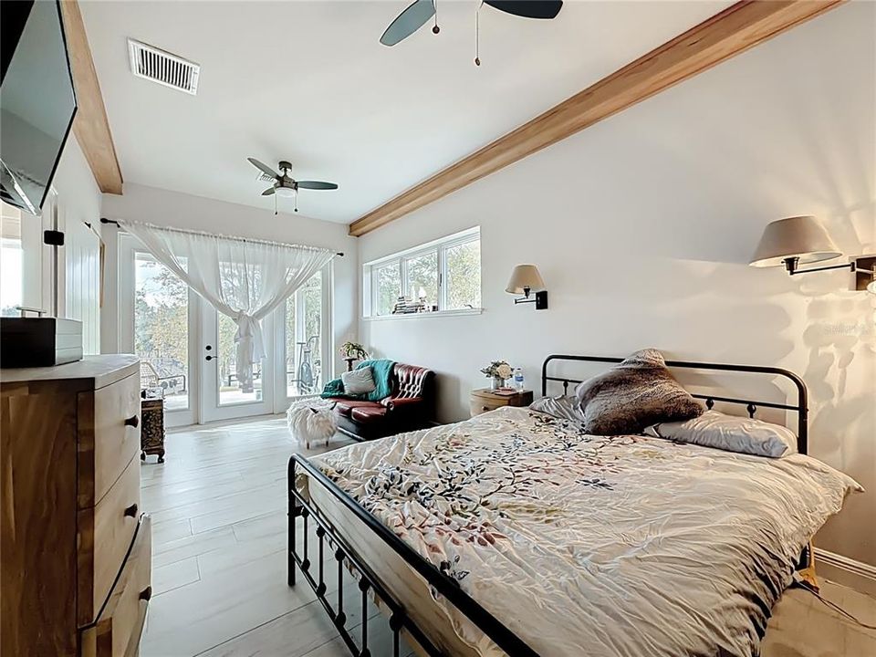 Active With Contract: $1,200,000 (2 beds, 1 baths, 1390 Square Feet)