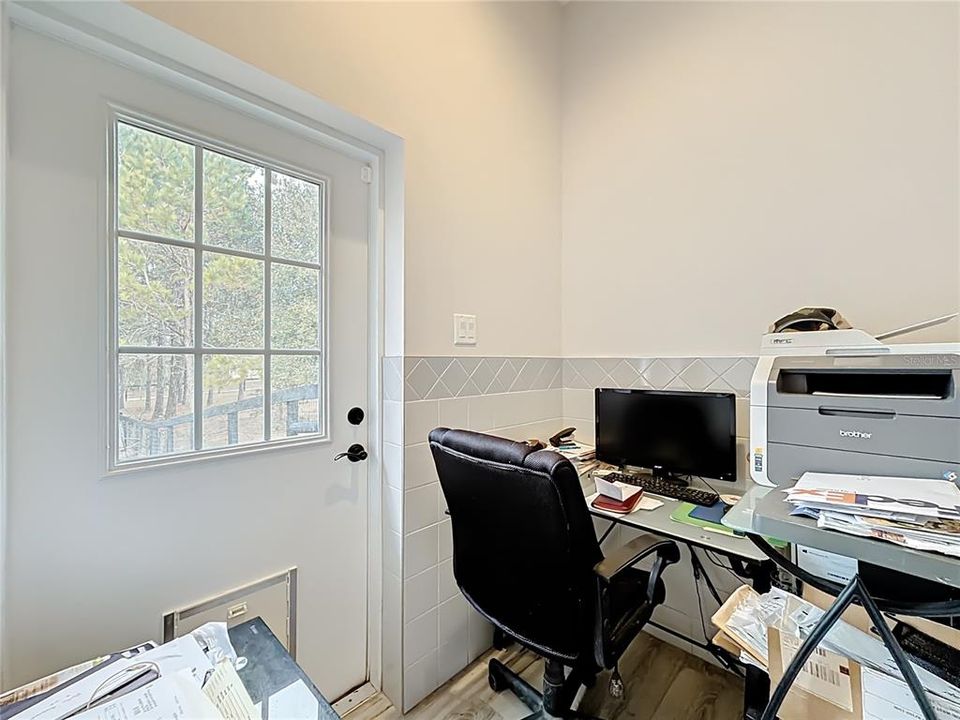 Active With Contract: $1,200,000 (2 beds, 1 baths, 1390 Square Feet)