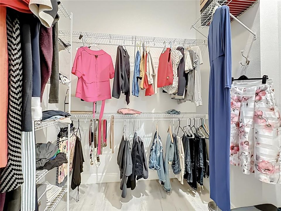 Active With Contract: $1,200,000 (2 beds, 1 baths, 1390 Square Feet)