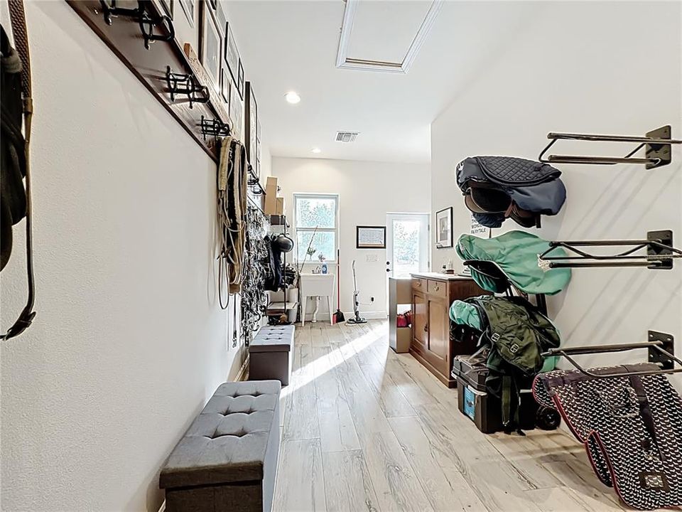 Active With Contract: $1,200,000 (2 beds, 1 baths, 1390 Square Feet)