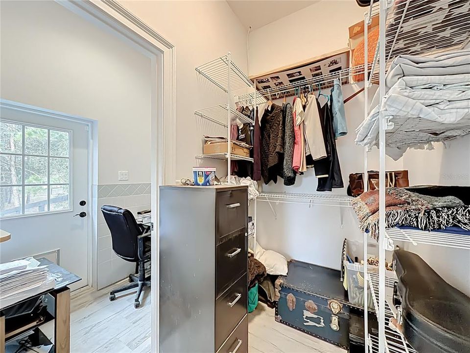 Active With Contract: $1,200,000 (2 beds, 1 baths, 1390 Square Feet)